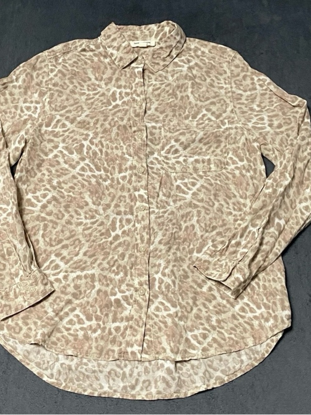 BeachLunchLounge Leopard Print Button Up Shirt Womens M Long Sleeve Pocket